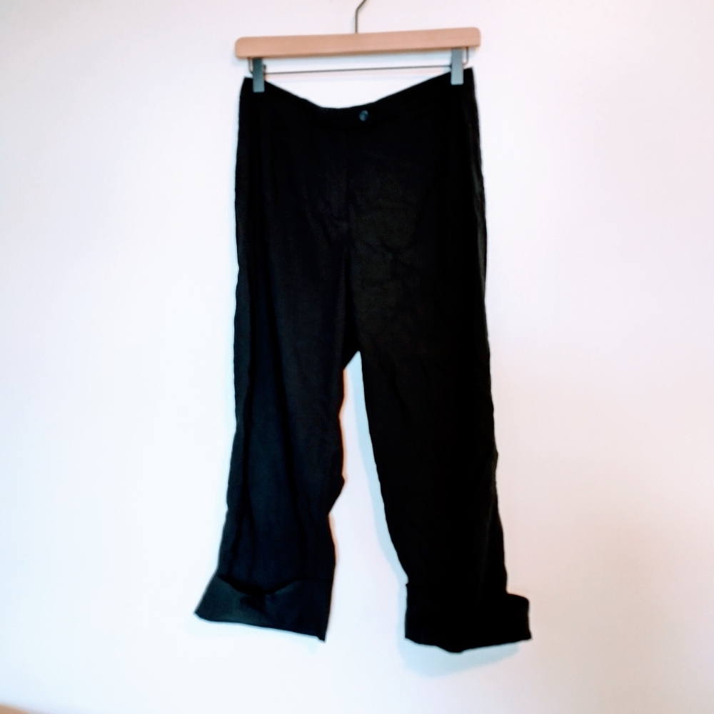 Vintage BAD size medium high waisted cropped trousers. Run small. Is missing a